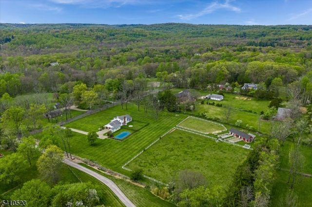 7 Daly Rd, Chester Twp., NJ 07931