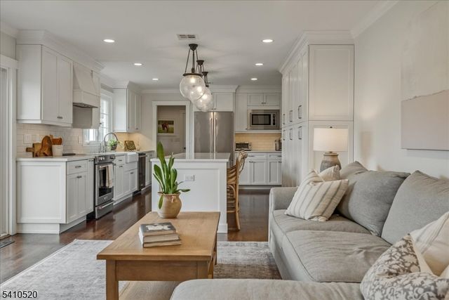 7 Daly Rd, Chester Twp., NJ 07931