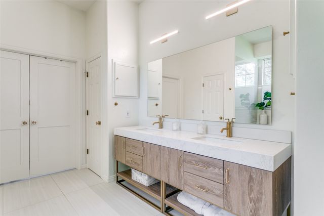 1201 Meadow Ridge Court, Southlake, TX 76092