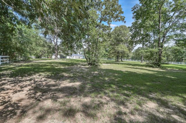 8206 Hills Parkway, Montgomery, TX 77316