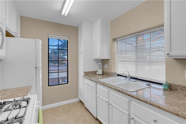 4861 South Torrey Pines Drive 201, Las Vegas, NV 89103