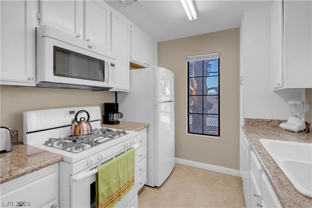 4861 South Torrey Pines Drive 201, Las Vegas, NV 89103