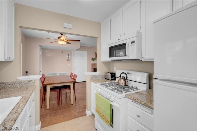 4861 South Torrey Pines Drive 201, Las Vegas, NV 89103