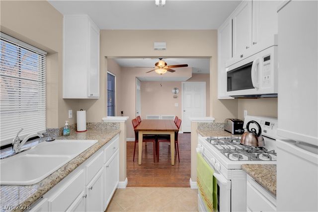 4861 South Torrey Pines Drive 201, Las Vegas, NV 89103