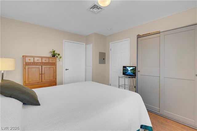 4861 South Torrey Pines Drive 201, Las Vegas, NV 89103