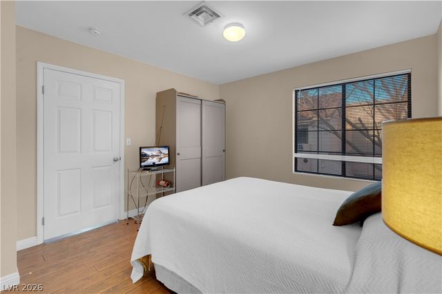 4861 South Torrey Pines Drive 201, Las Vegas, NV 89103