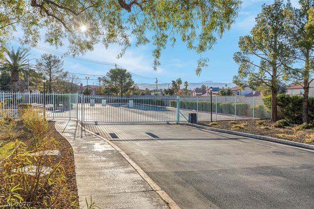 4861 South Torrey Pines Drive 201, Las Vegas, NV 89103