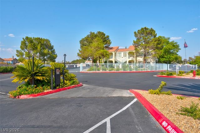 4861 South Torrey Pines Drive 201, Las Vegas, NV 89103