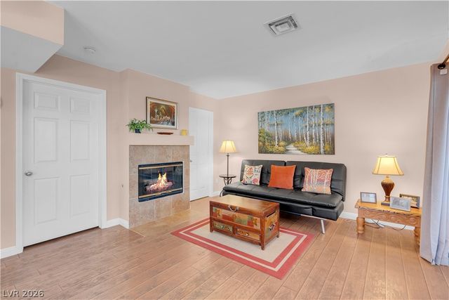 4861 South Torrey Pines Drive 201, Las Vegas, NV 89103