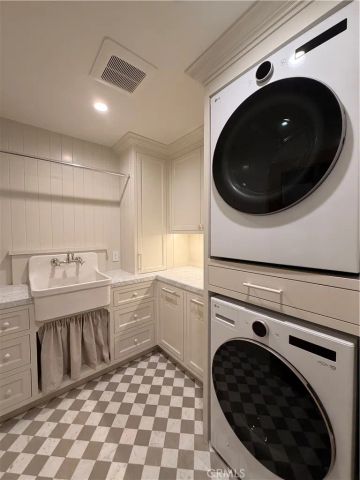 1961 Port Cardigan Place, Newport Beach, CA 92660