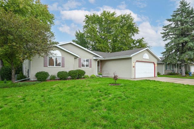 2796 Thomas DRIVE, East Troy, WI 53120