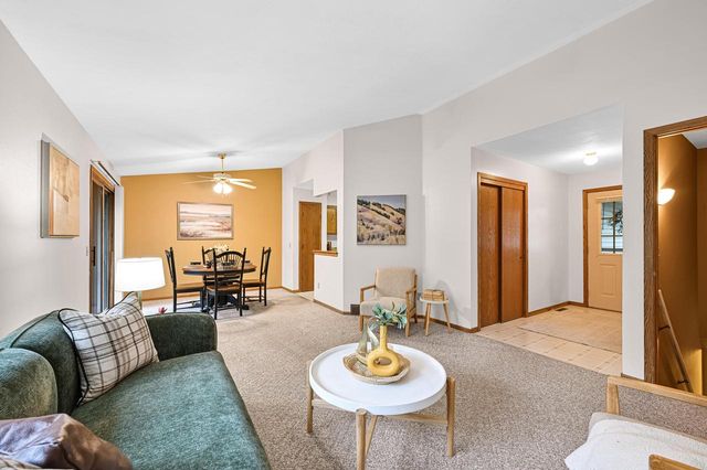 2796 Thomas DRIVE, East Troy, WI 53120