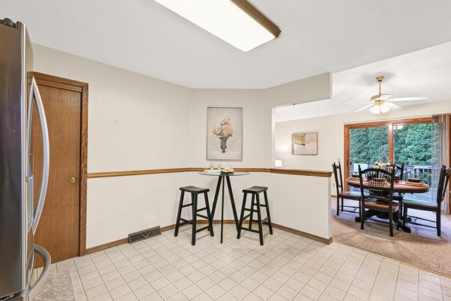 2796 Thomas DRIVE, East Troy, WI 53120