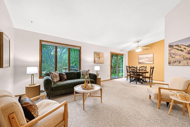 2796 Thomas DRIVE, East Troy, WI 53120