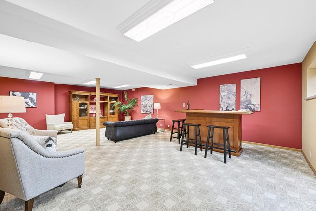 2796 Thomas DRIVE, East Troy, WI 53120