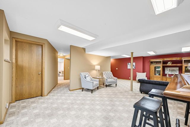 2796 Thomas DRIVE, East Troy, WI 53120