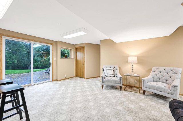 2796 Thomas DRIVE, East Troy, WI 53120
