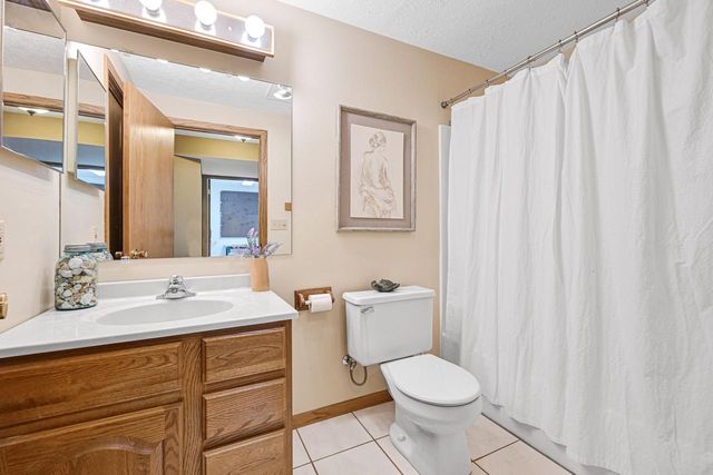 2796 Thomas DRIVE, East Troy, WI 53120
