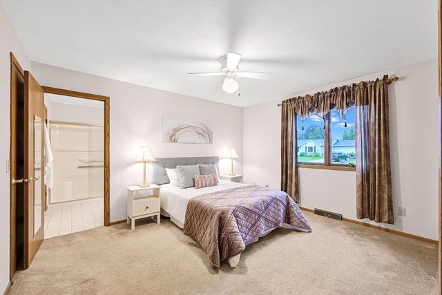 2796 Thomas DRIVE, East Troy, WI 53120
