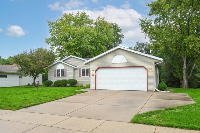 2796 Thomas DRIVE, East Troy, WI 53120