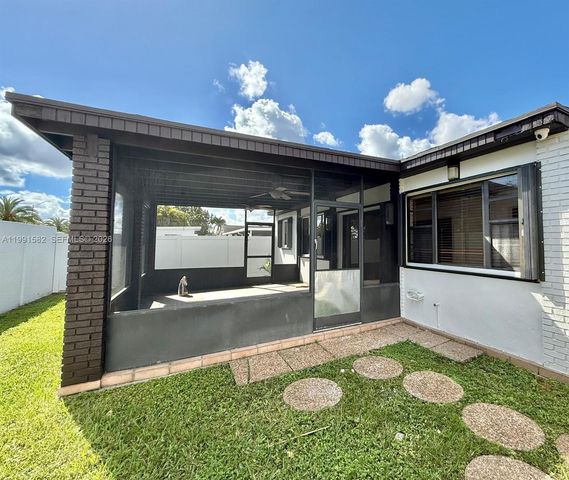 1547 SW 137th Pl, Miami, FL 33184