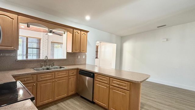 1547 SW 137th Pl, Miami, FL 33184