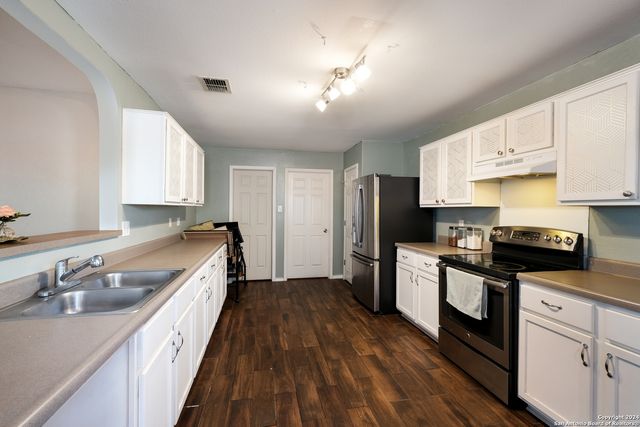 7115 HORIZON STAR, San Antonio, TX 78252