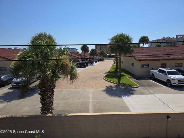 125 E Colonial Court C, Indian Harbour Beach, FL 32937