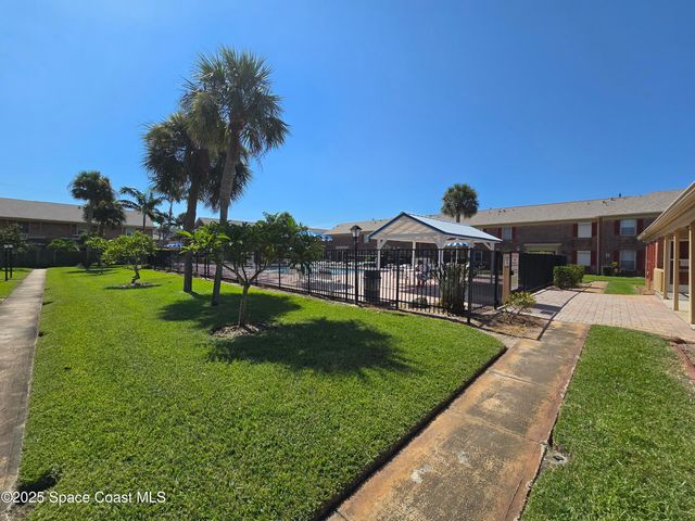 125 E Colonial Court C, Indian Harbour Beach, FL 32937
