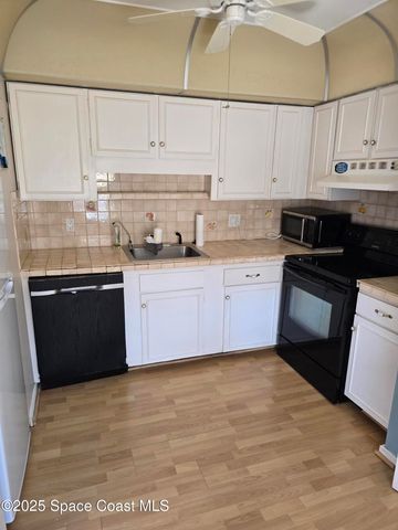 125 E Colonial Court C, Indian Harbour Beach, FL 32937