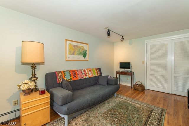 211 Rexland Dr, Boonton Town, NJ 07005