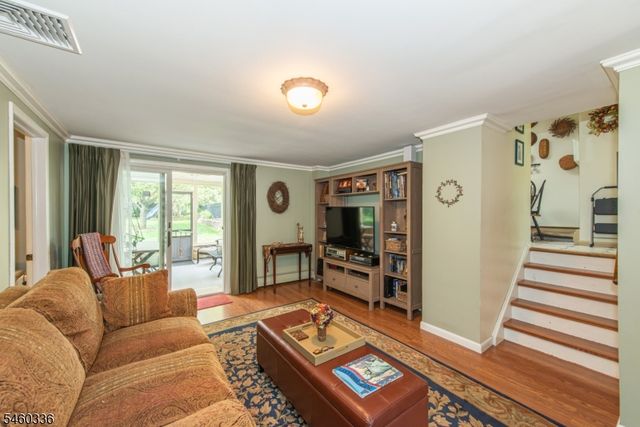 211 Rexland Dr, Boonton Town, NJ 07005