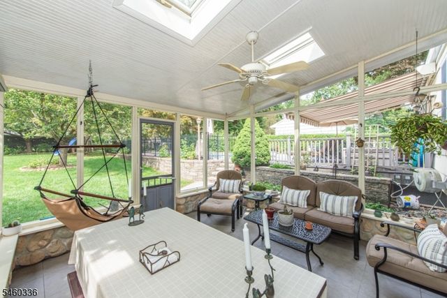 211 Rexland Dr, Boonton Town, NJ 07005