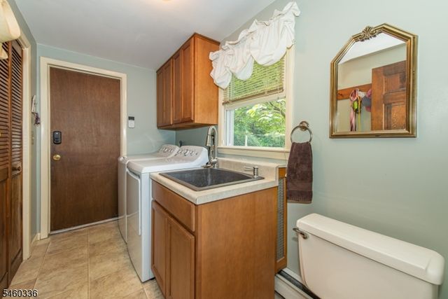 211 Rexland Dr, Boonton Town, NJ 07005