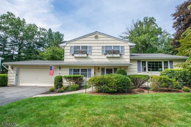 211 Rexland Dr, Boonton Town, NJ 07005