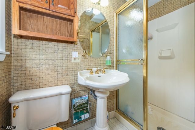 211 Rexland Dr, Boonton Town, NJ 07005