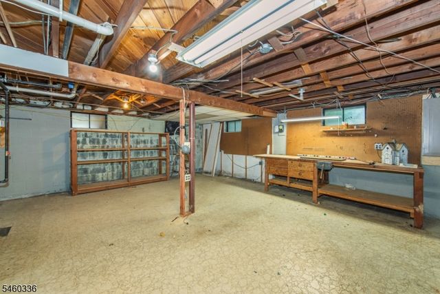 211 Rexland Dr, Boonton Town, NJ 07005