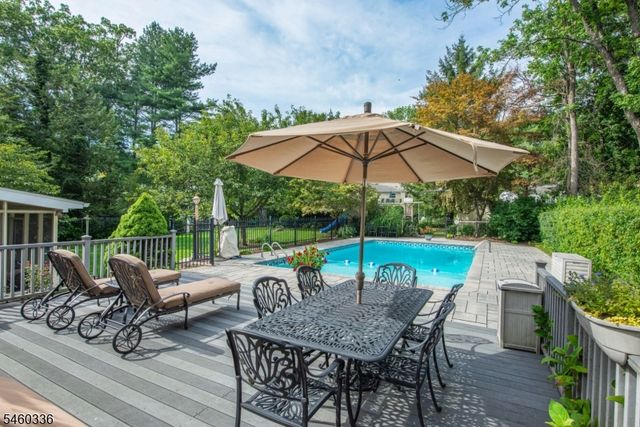 211 Rexland Dr, Boonton Town, NJ 07005