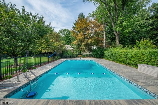 211 Rexland Dr, Boonton Town, NJ 07005