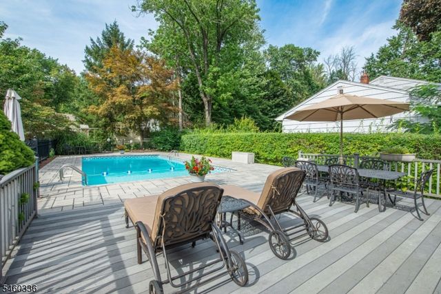 211 Rexland Dr, Boonton Town, NJ 07005