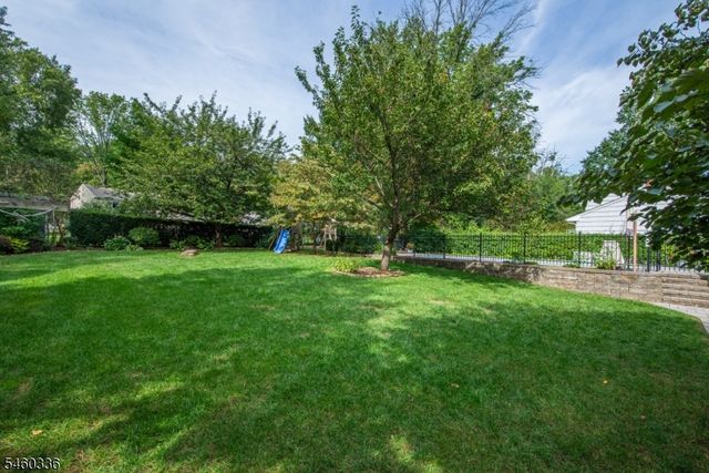 211 Rexland Dr, Boonton Town, NJ 07005