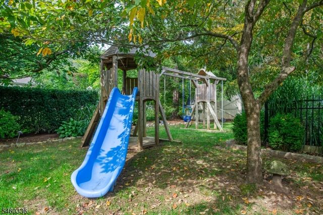 211 Rexland Dr, Boonton Town, NJ 07005