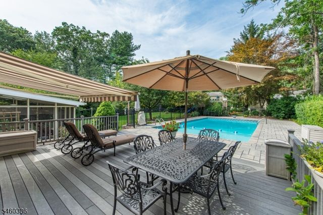 211 Rexland Dr, Boonton Town, NJ 07005