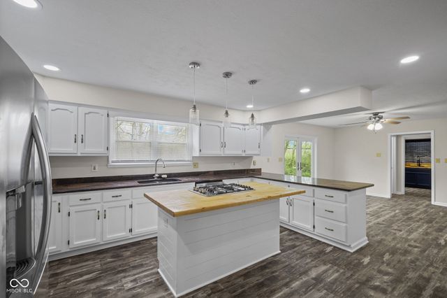 3616 Eagle Valley Court, Greenwood, IN 46143