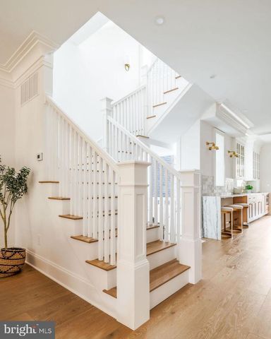 2460 ONTARIO RD NW, Washington, DC 20009