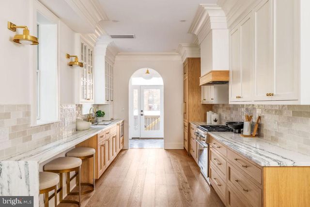 2460 ONTARIO RD NW, Washington, DC 20009