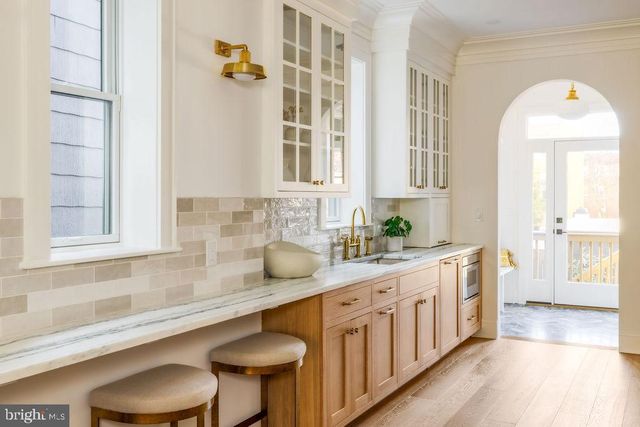 2460 ONTARIO RD NW, Washington, DC 20009