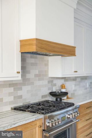 2460 ONTARIO RD NW, Washington, DC 20009