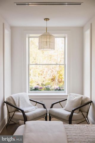 2460 ONTARIO RD NW, Washington, DC 20009