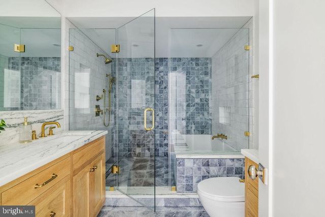 2460 ONTARIO RD NW, Washington, DC 20009